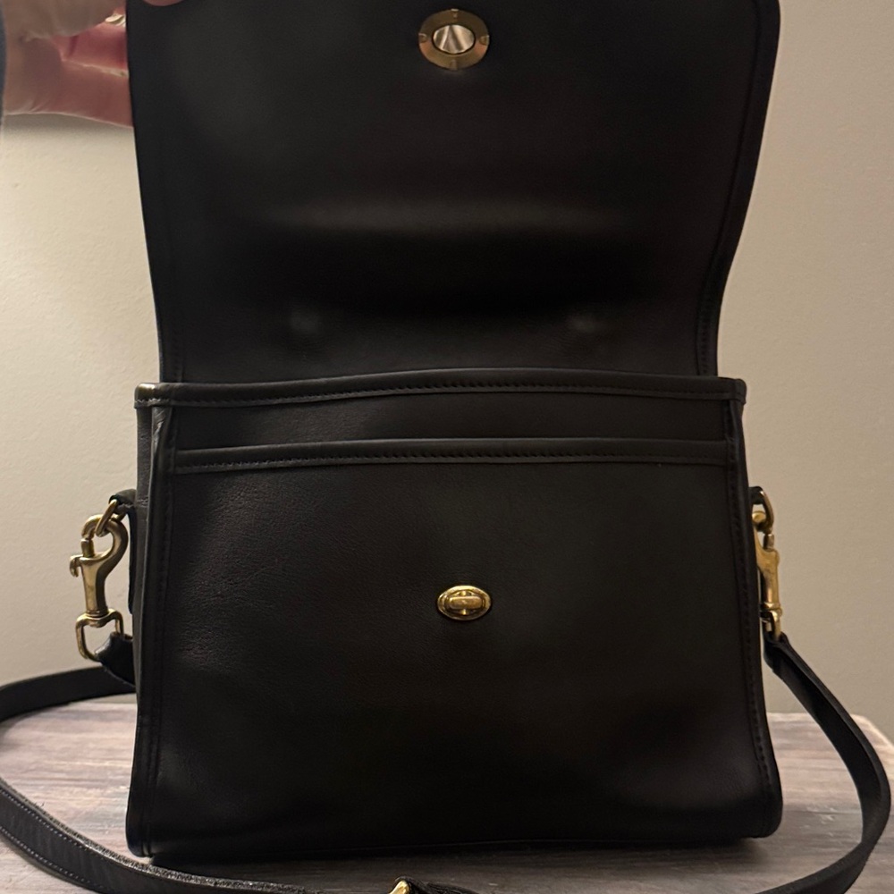 Vintage Coach Court 9870 Black Leather Crossbody Bag with Gold Accents - Picture 10 of 13